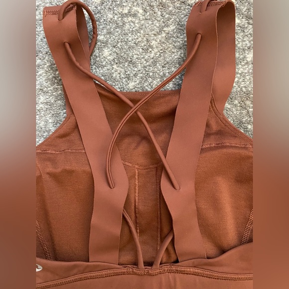 Lululemon Strong at Heart Bra - Size 4 - Picture 7 of 14